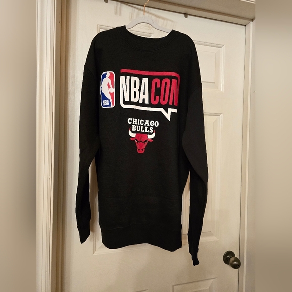 NBA Other - NBA Chicago Bulls Black Sweatshirt Size Medium. NWT